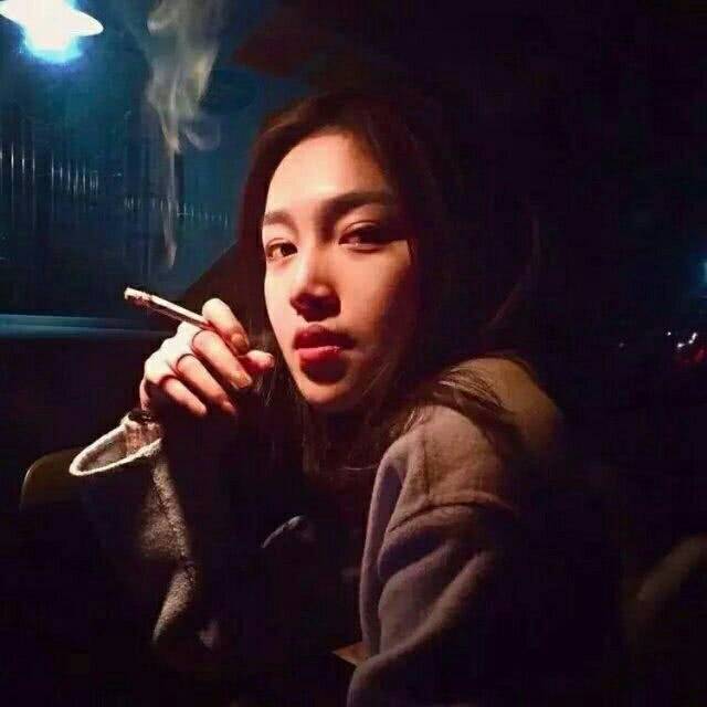 女生头像 酷女 烟