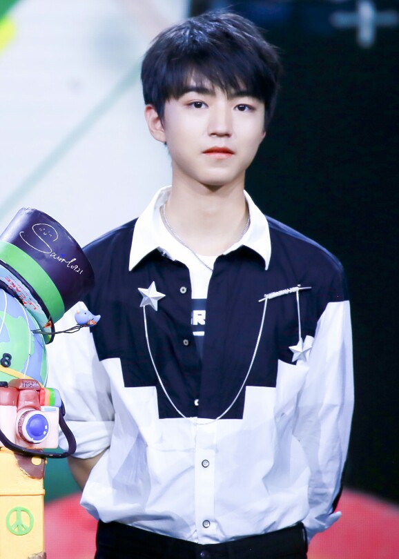 王俊凯 #tfboys 王源生日会 高清 帅气