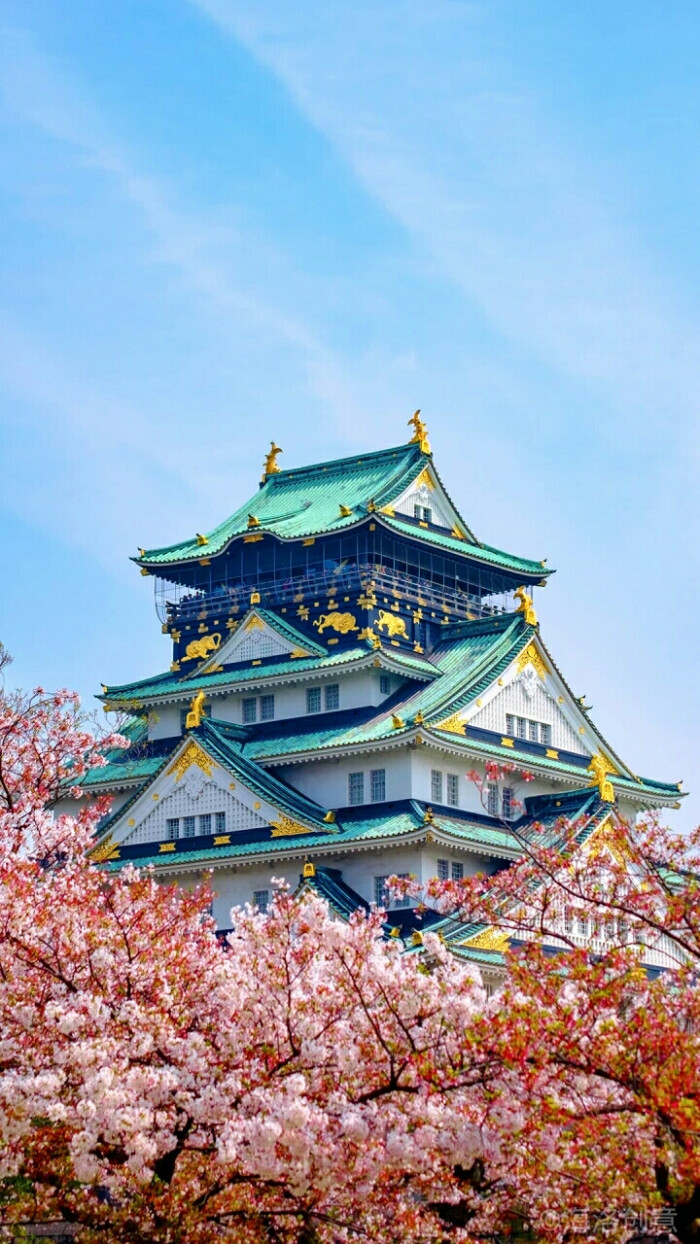 大阪城作为这座城市的地标,由丰臣秀吉建造,与名古屋城,熊本城并列