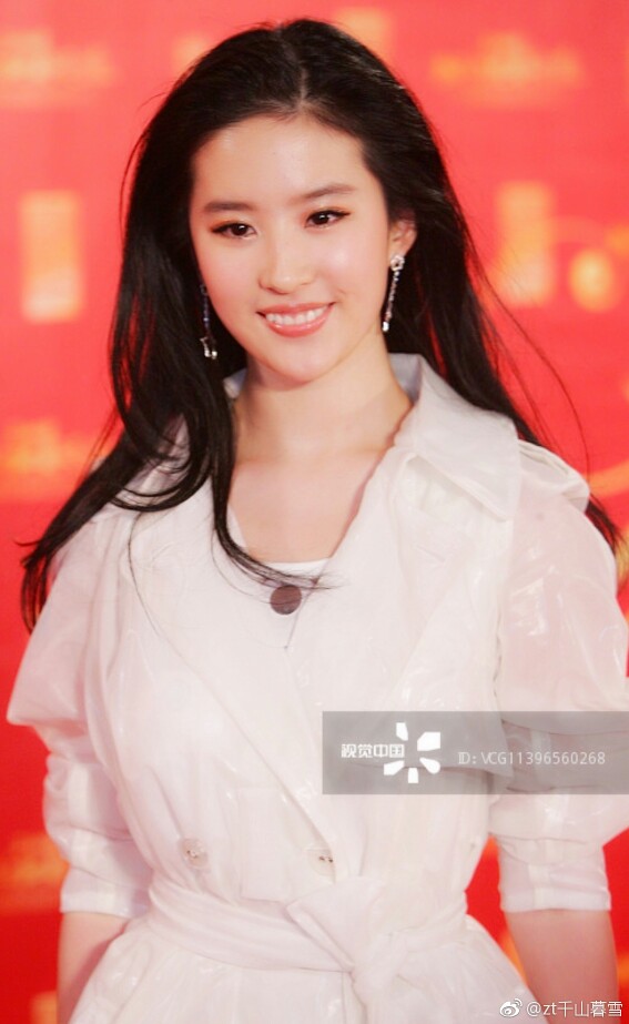 刘亦菲 2008年1月8日,北京,"百度娱乐沸点"年度盛典颁奖晚会在京盛大
