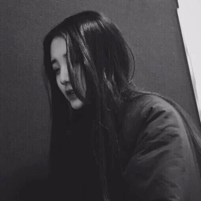 女生头像 黑白