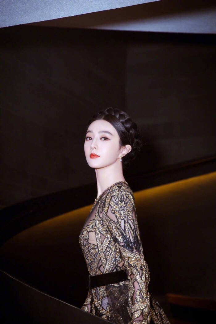 范冰冰 作为泰国king power皇权免税店代言人,出席king power开业活动