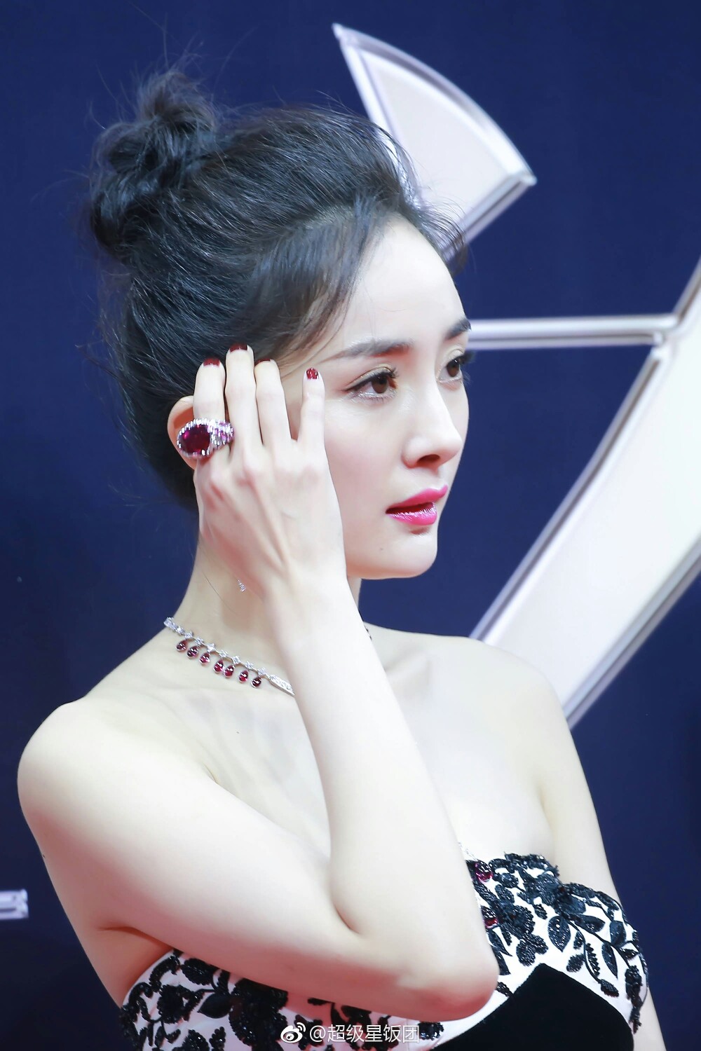 杨幂2018微博之夜