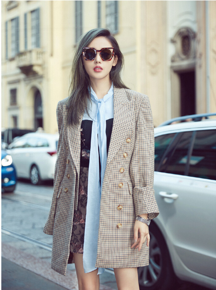 2017《我们的街拍时刻》十月:张天爱(长腿太子