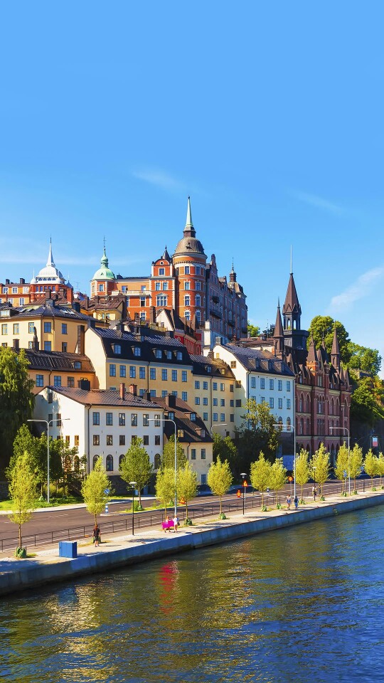 斯德哥尔摩瑞典首都和第一大城市,名称直译为"木头岛",是一座既古老又