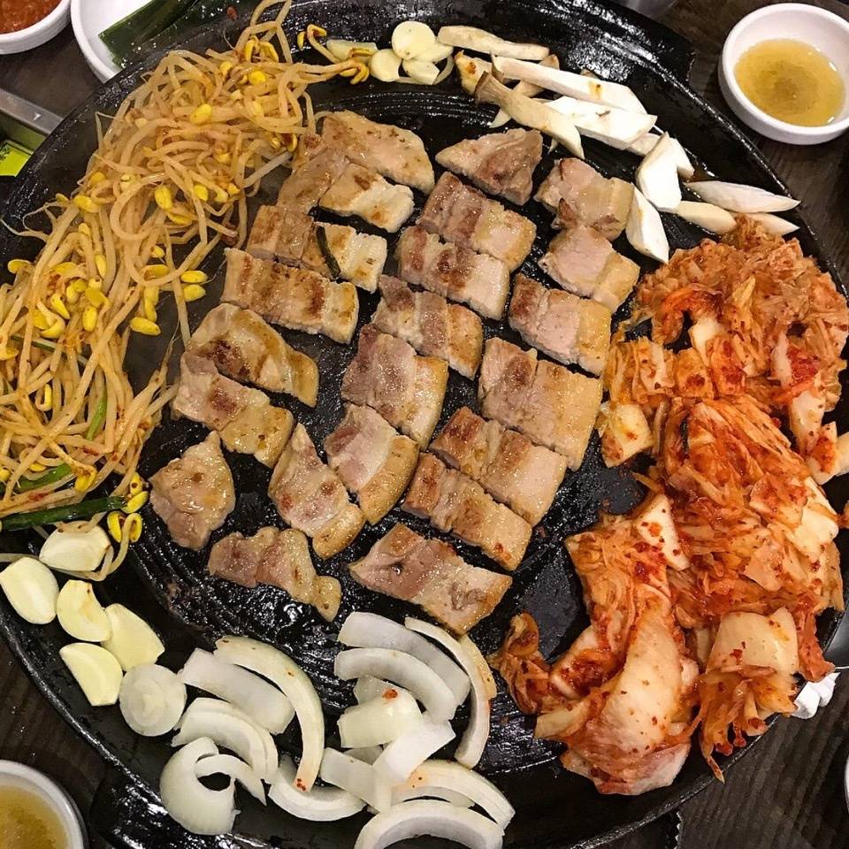 baoli 胃plubs韩国美食 饺子 火锅 烤肉 章鱼小丸子 虾 烤鱼 拉面