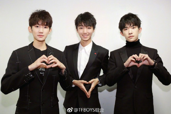 tfboys# 在今晚的2017移动视频风云盛典中,@tfboys-王俊凯 @tfboys