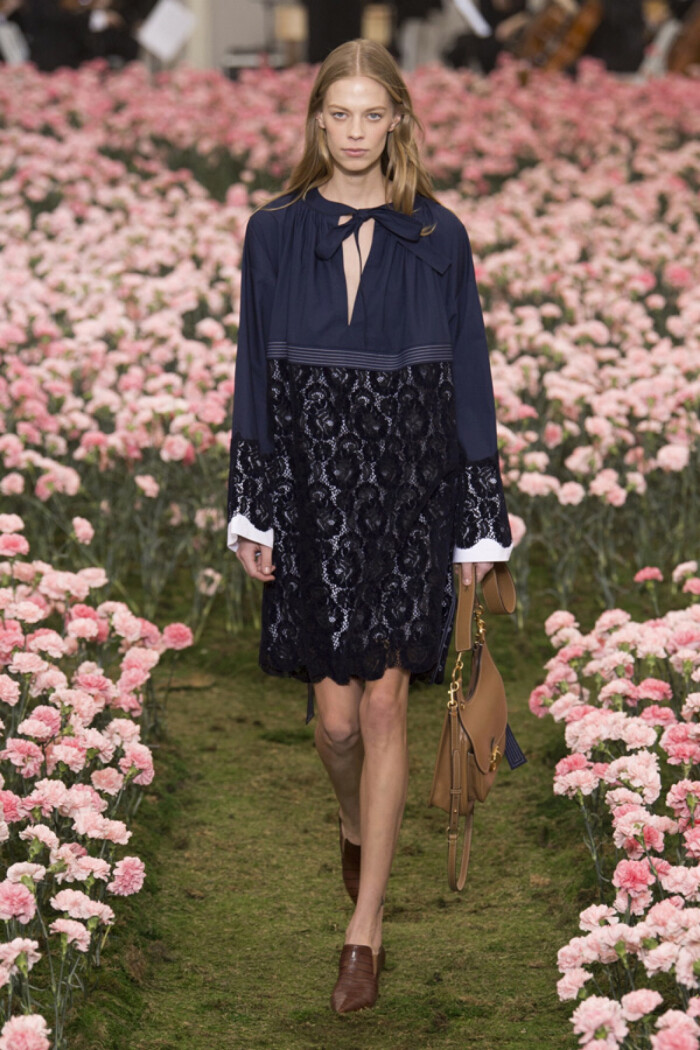 美国时尚品牌 tory burch(汤丽伯奇)于纽约时装周发布2018秋冬系列高