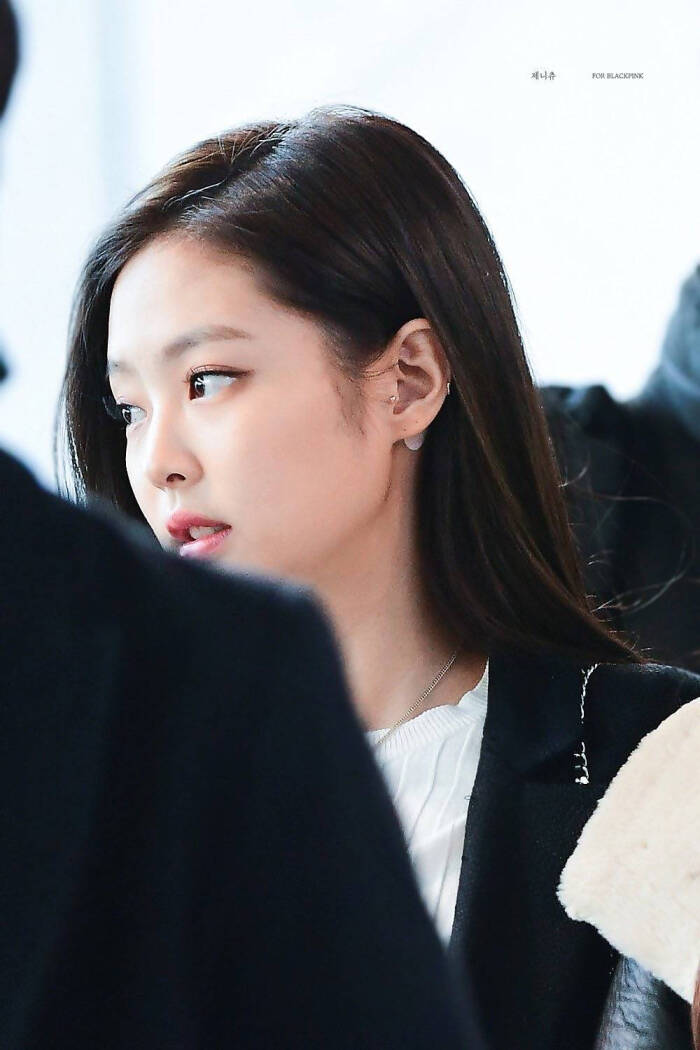 金智妮 jennie