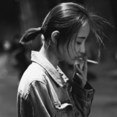 气质颓废烟女