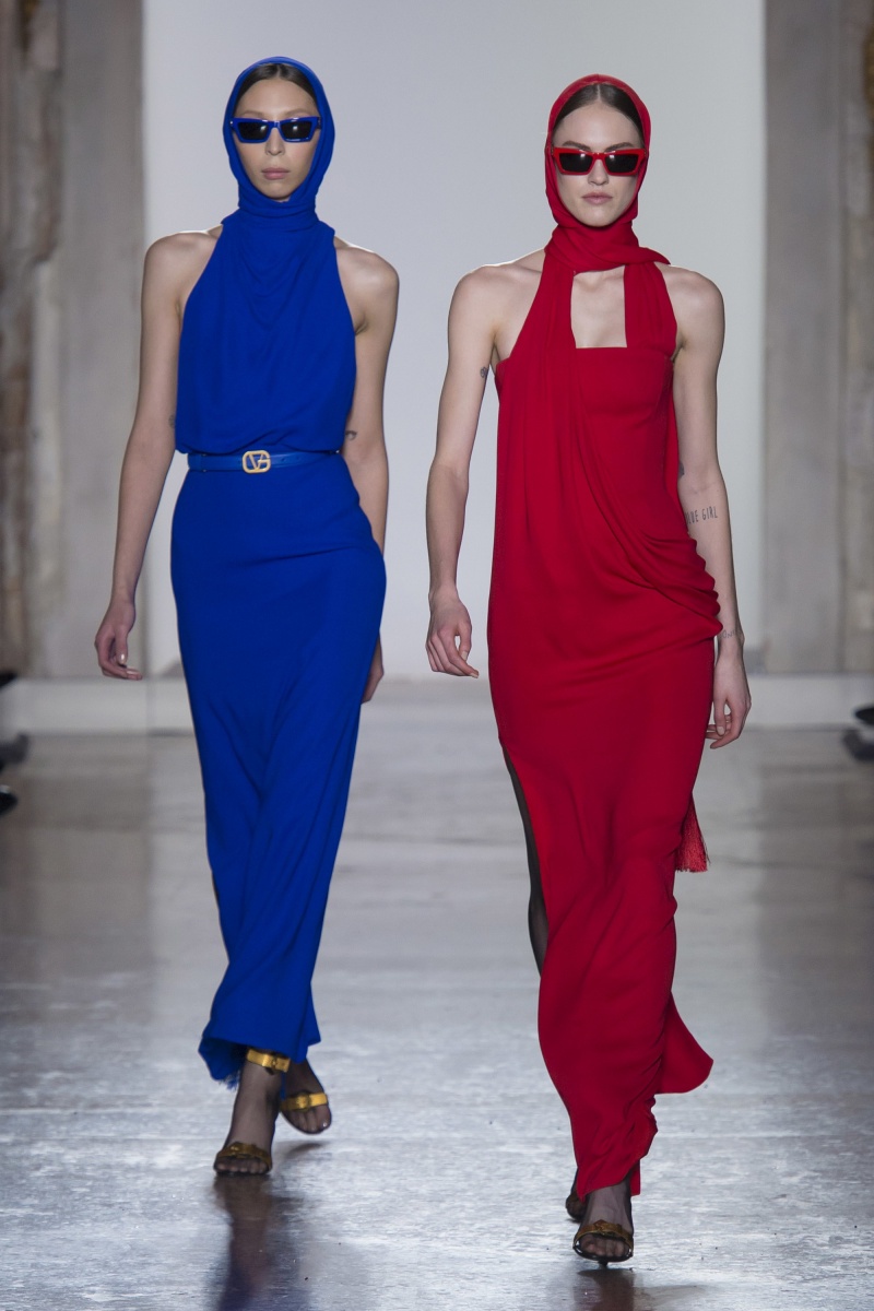 意大利奢侈品牌 versace 2018 秋冬高级成衣 本季设计师利用色彩缤纷