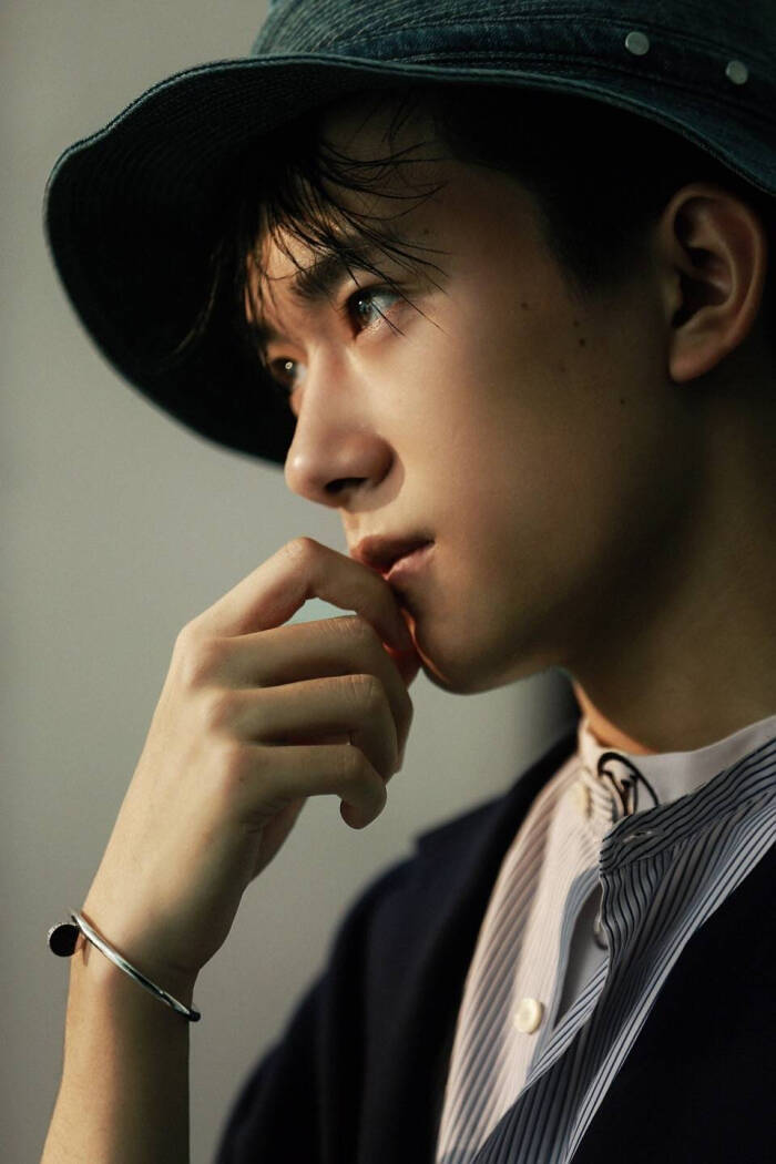 易烊千玺 #tfboys #tfboys superelle2018春季刊 高清 帅气