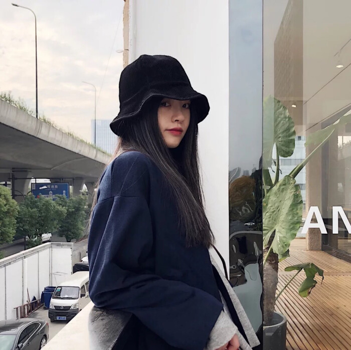 渔夫帽保暖尽显少女本色.超多好看的女生都可以拿来做头像.