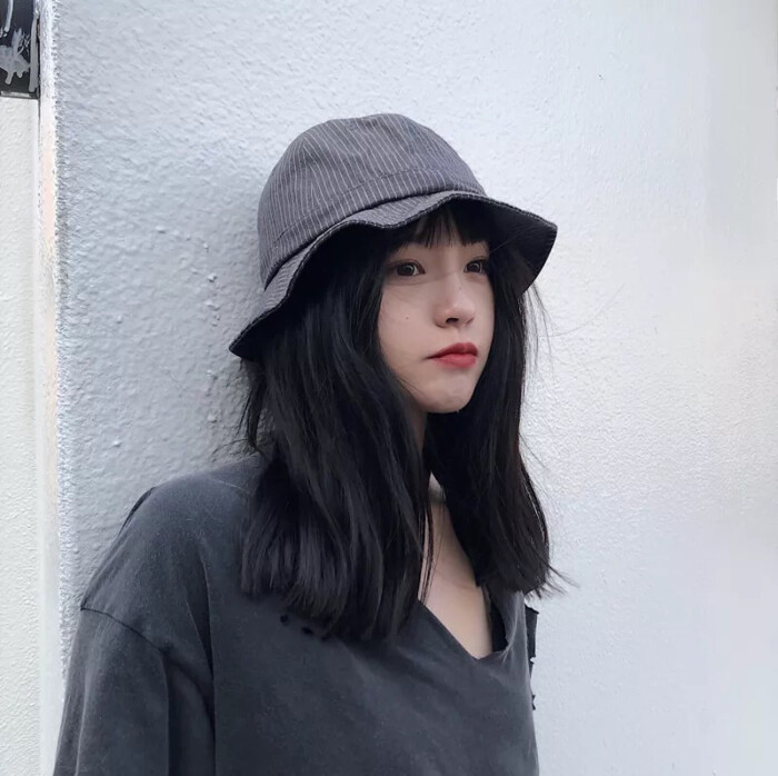 渔夫帽保暖尽显少女本色.超多好看的女生都可以拿来做头像.