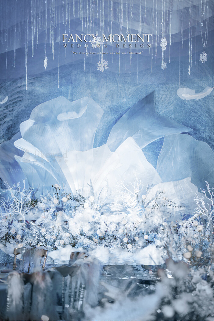 《feathery snowflakes | 冰雪主题婚礼》晶莹微光,渺渺莹亮;剔透琉璃