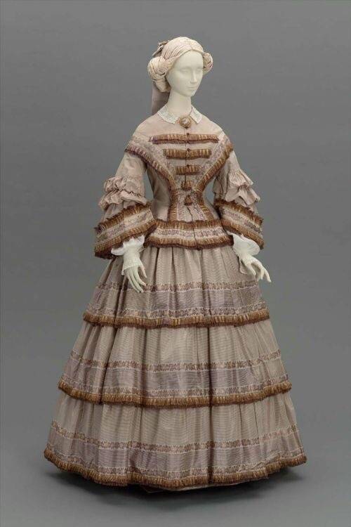 服装|1855左右,新洛可可时期.