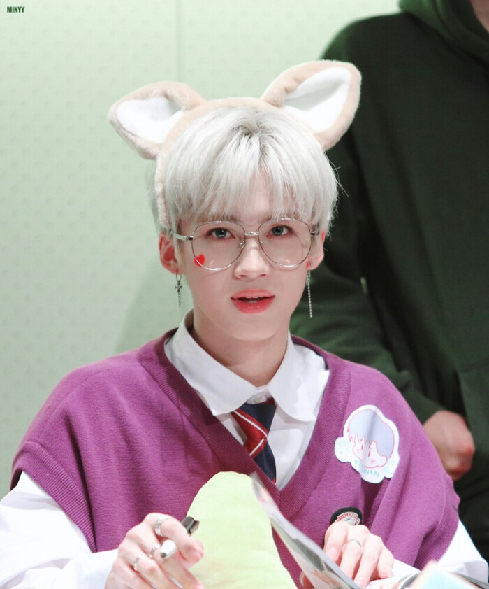 pentagon 闫桉(yanan)