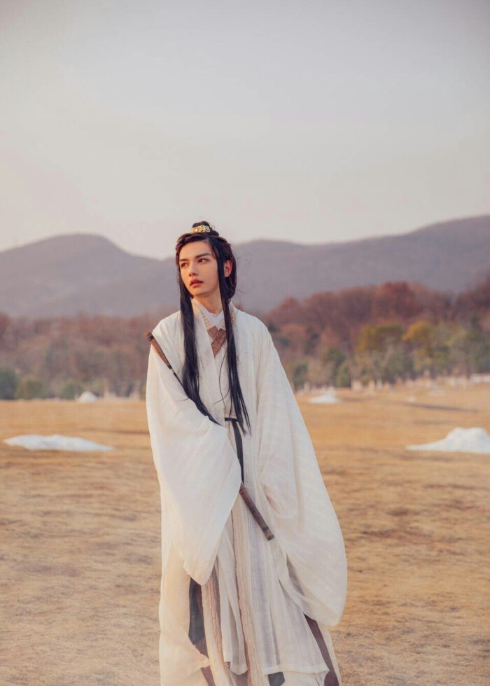 淡辉夕颜,公子如玉,是你执一把青伞,为我许下一世长安)古风真人男头
