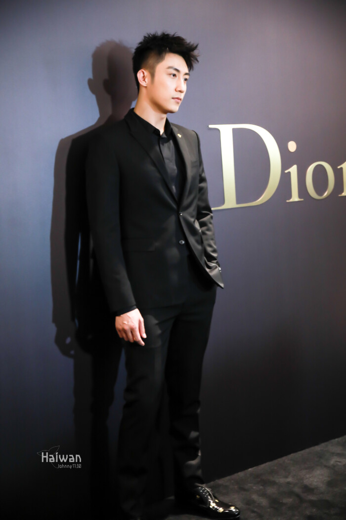 20180412-dior迪奥中国区香氛世家大使黄景瑜身穿dior·homme2018秋季