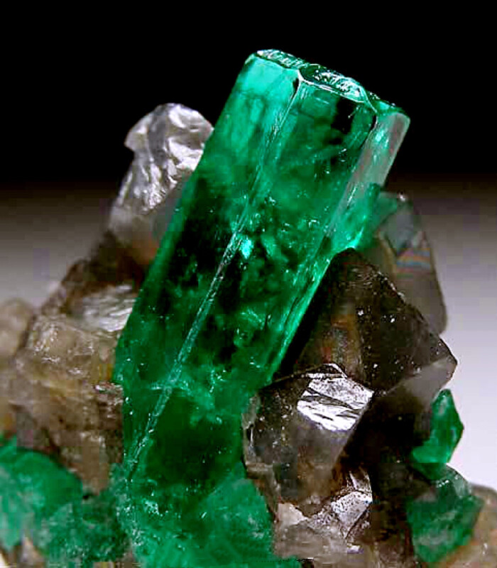 哥伦比亚 muzo 祖母绿矿标 (emerald with calcite muzo mine