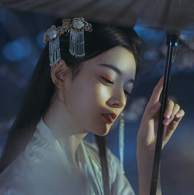 〔 古风汉服 〕自截" 女生头像