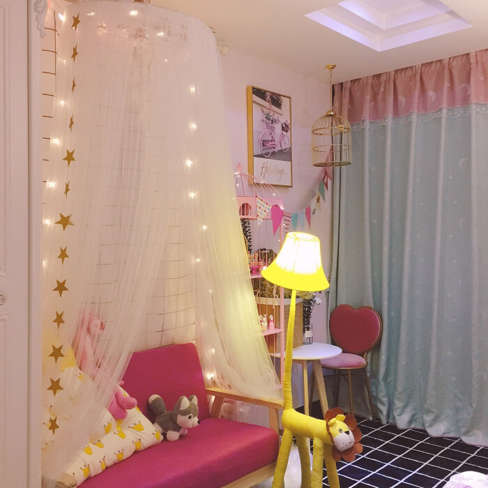 粉色系房间