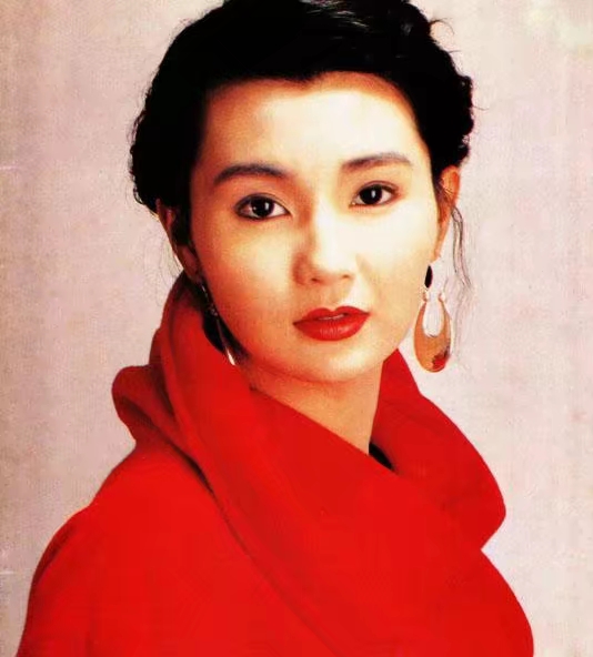 张曼玉,1964年9月20日出生于香港,祖籍上海,影视演员,音乐人,国家一级