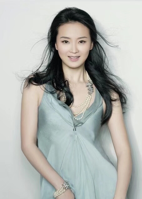 王艳,1974年2月11日出生于山东省青岛市,中国内地女演员,毕业于北京