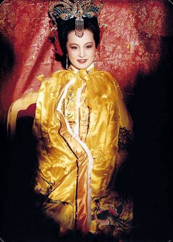 贾元春 