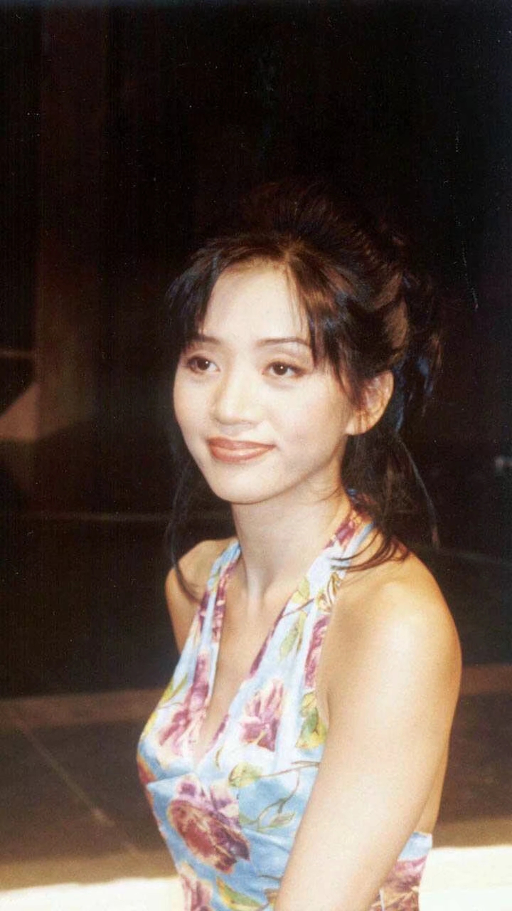 梅艳芳(1963年10月10日—2003年12月30日),出生于中国香港,祖籍广西