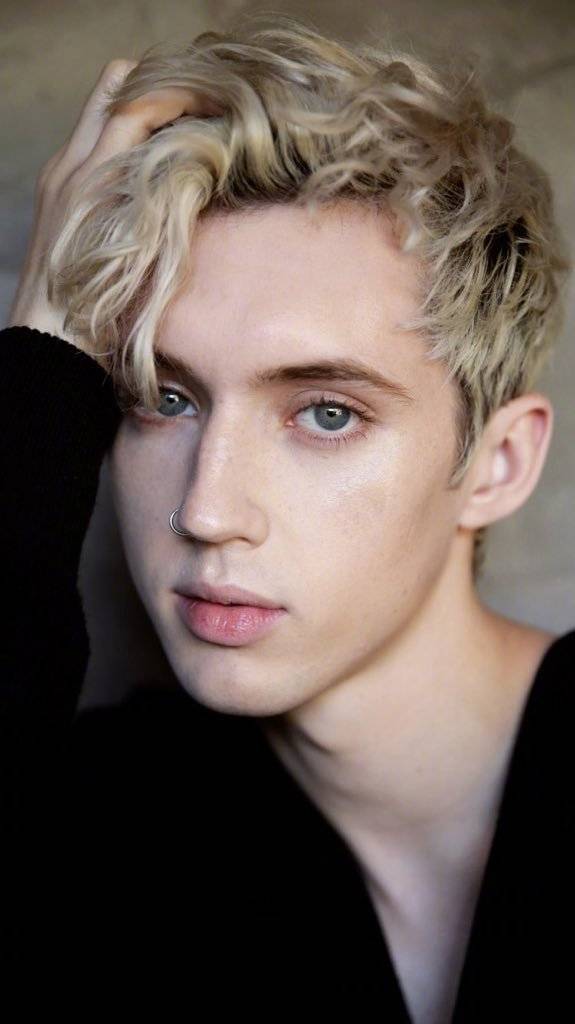 troye sivan 戳爷戳爷登上 纽约时报>写真