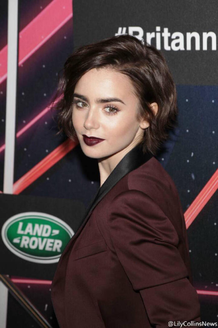 莉莉·柯林斯(lily collins),1989年3月18日出生于英国吉尔福德郡萨里