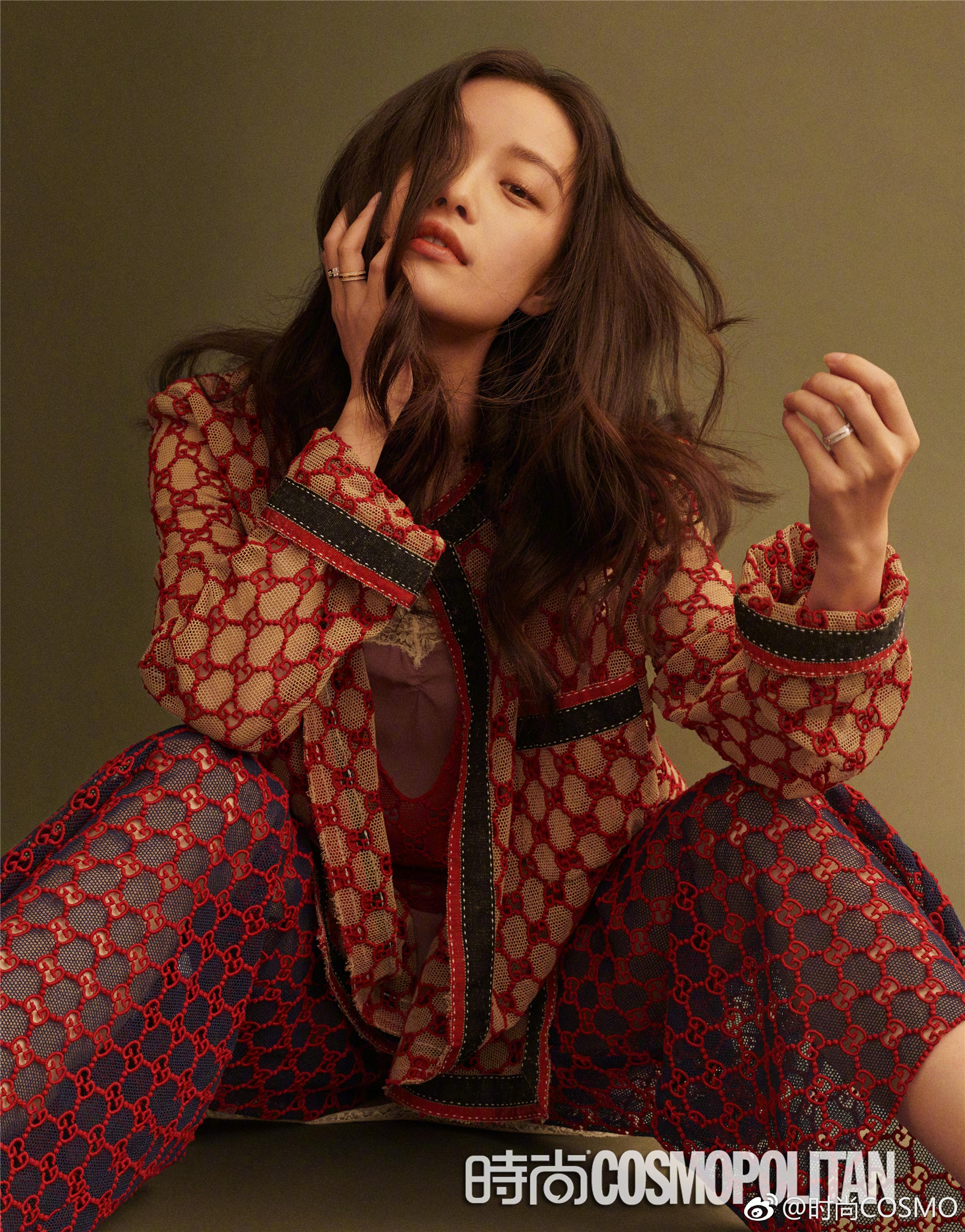 2018《cosmopolitan 时尚》四月刊封面:倪妮(期待凰权o.o)