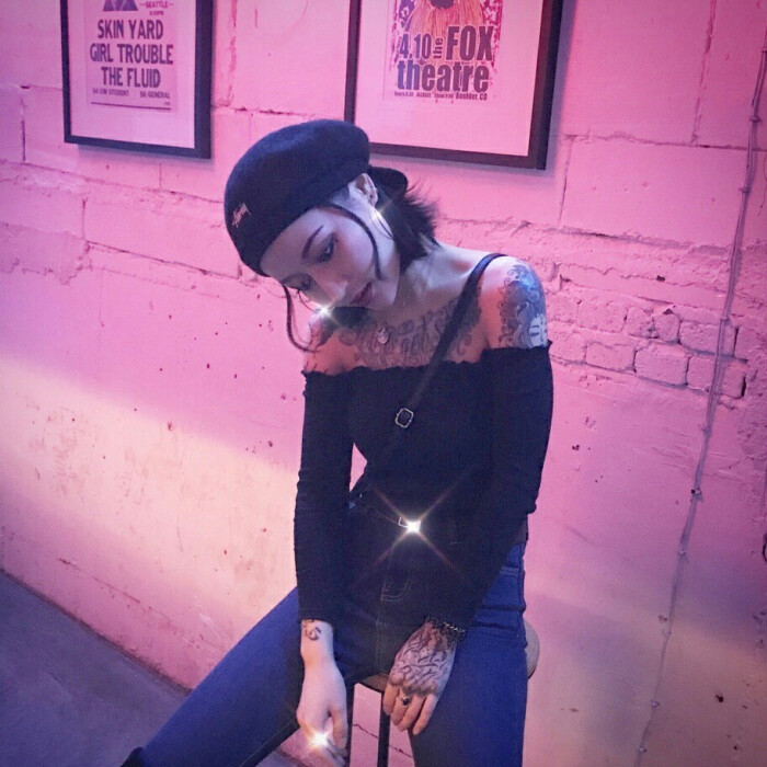 纹身女头