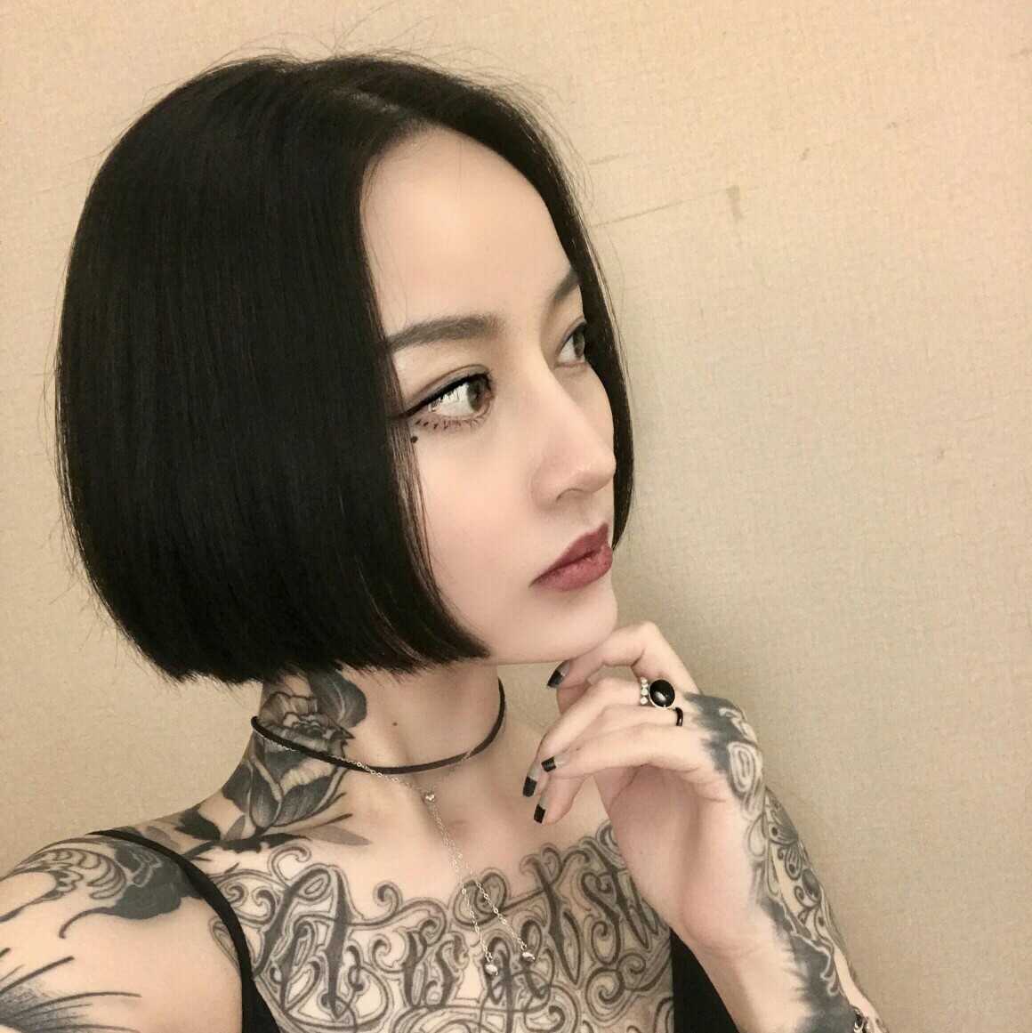 纹身女头