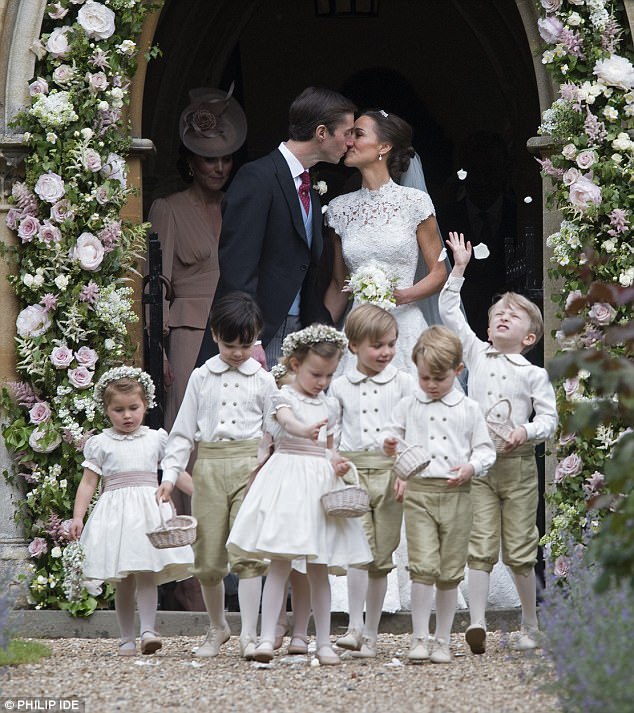 哈里梅根大婚# 3天倒计时据报道 #乔治王子##夏洛特公主# 将领衔由10