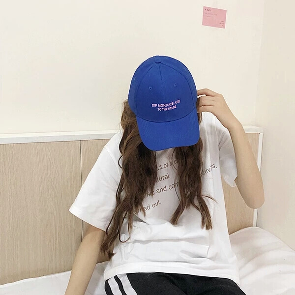 网红 头像 女生头像 蓝色 帽子 网红帽 太阳帽