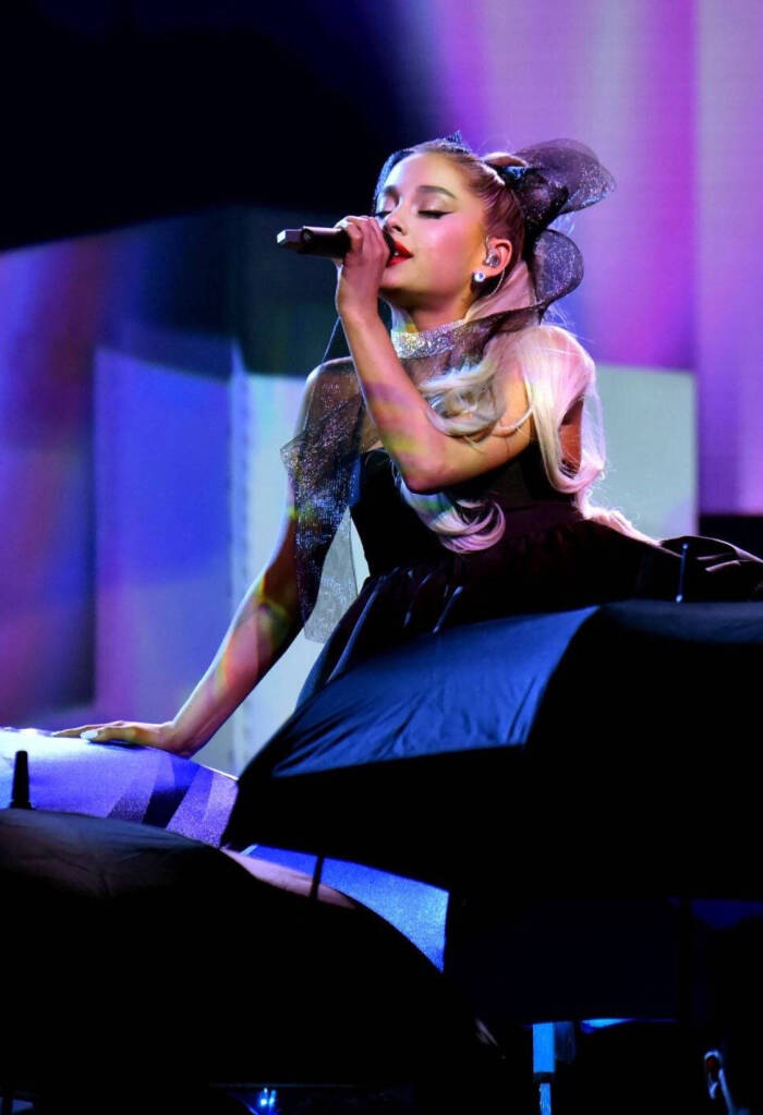 billboard官网评选出今年公告牌音乐奖最佳演出top10 #arianagrande