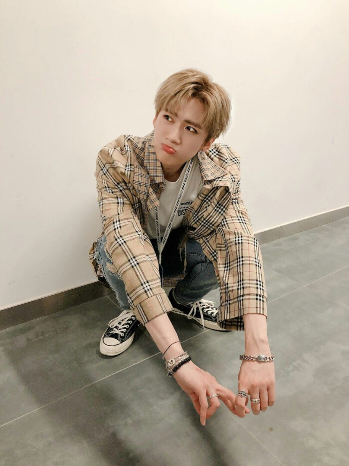 pentagon 闫桉(yanan)