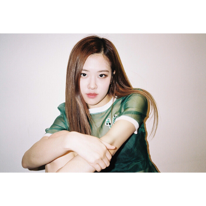 blackpink 金智秀(jisoo,金智妮(jennie,朴彩英(rosé,lisa