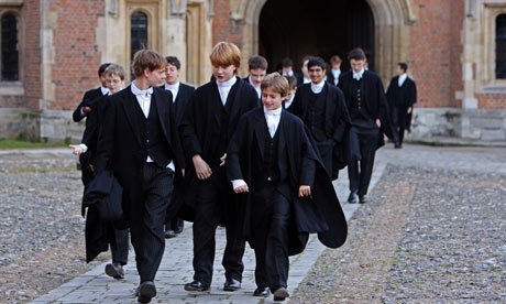 英国私立贵族校的巅峰--伊顿公学,每个年级的前14名学生被称为"king"s