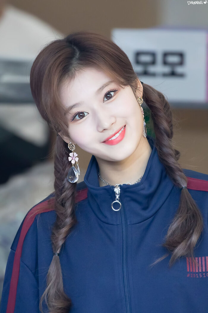 凑崎纱夏 sana