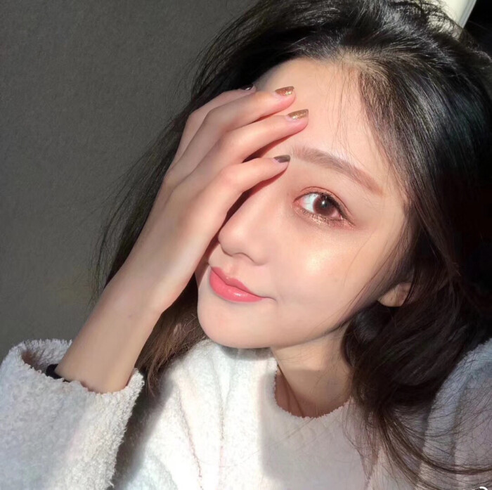 女生头像 | 图库转存省空间 侵权删且致歉.@is gnahz:)