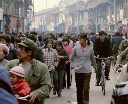 一组中国八十年代的老照片,回忆满满.
