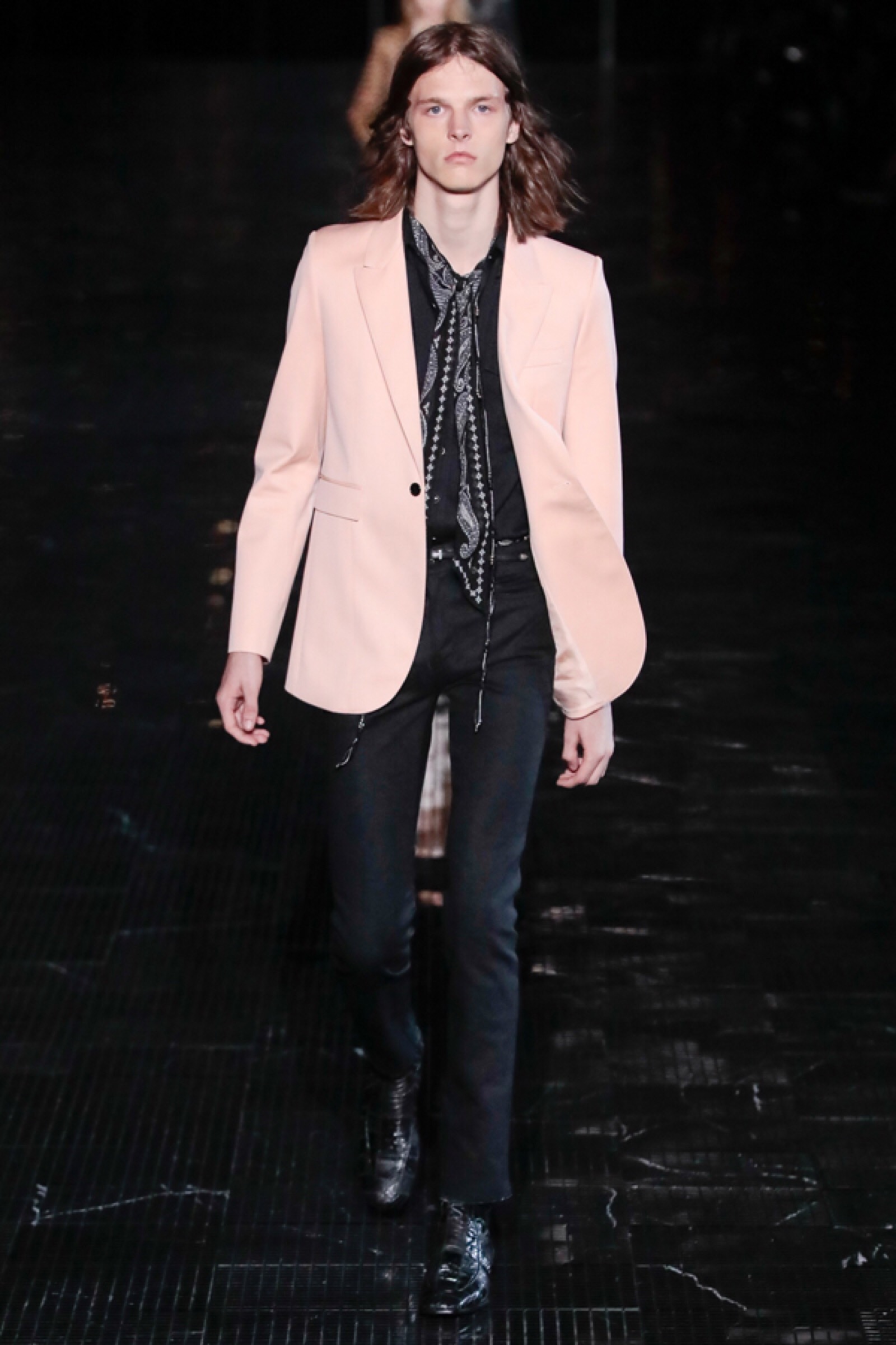 saint laurent(圣罗兰)移师纽约举行2019春夏系列男装秀