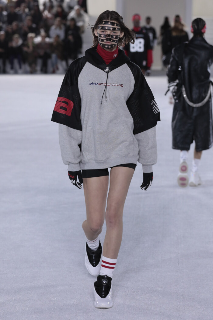 alexander wang(亚历山大·王)2019纽约时装周春夏高级成衣发布秀