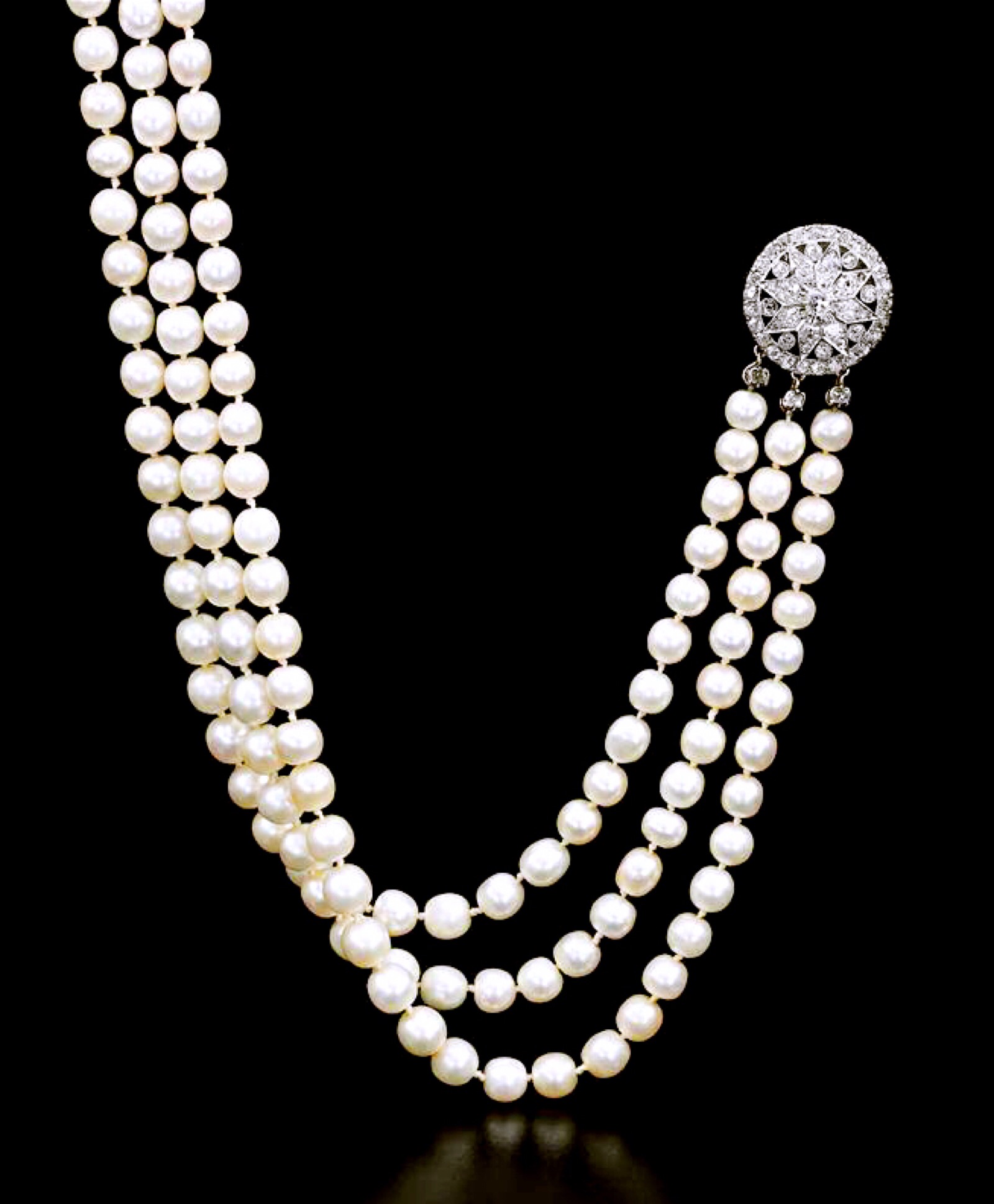 安东尼特的天然野生珍珠项链,后来被意大利的波旁两西西里王室收藏