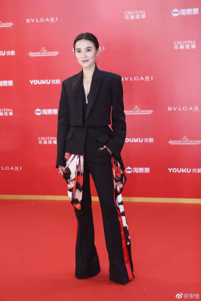 宋佳 第二十一届上海国际电影节开幕红毯