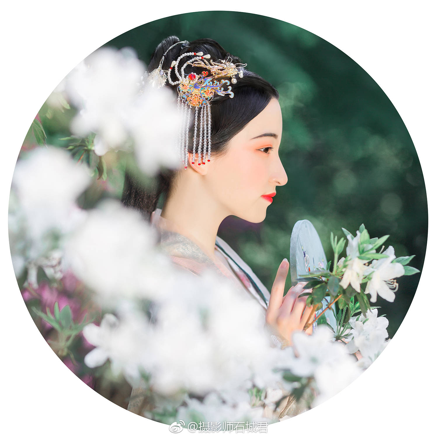 忧愁风雨中.落花成泥出镜/妆照:@小钟佩齐chia_ 摄影 | 1500_1500
