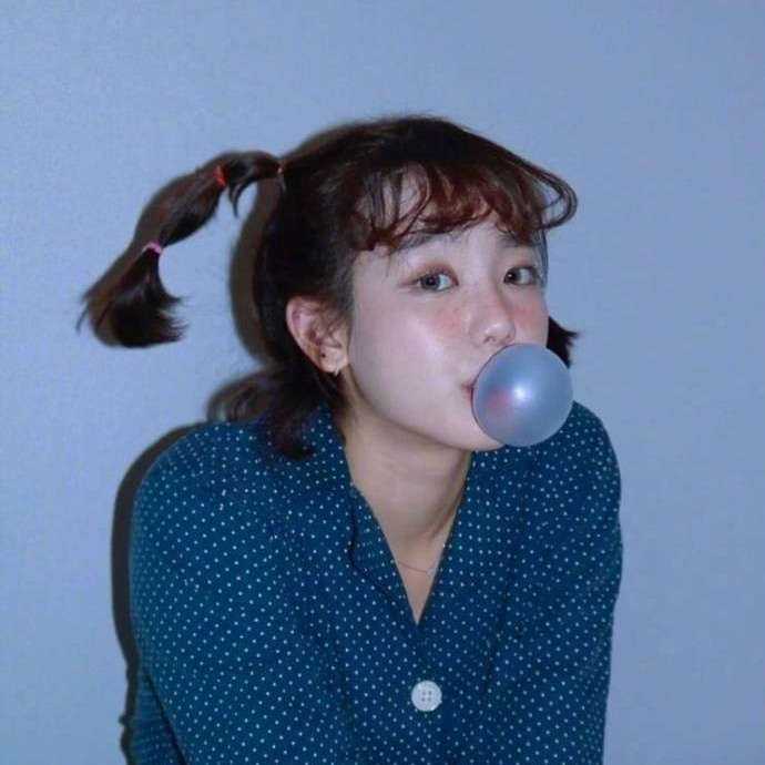 女生头像 我是个丑姑娘,变不了你喜爱的模样.
